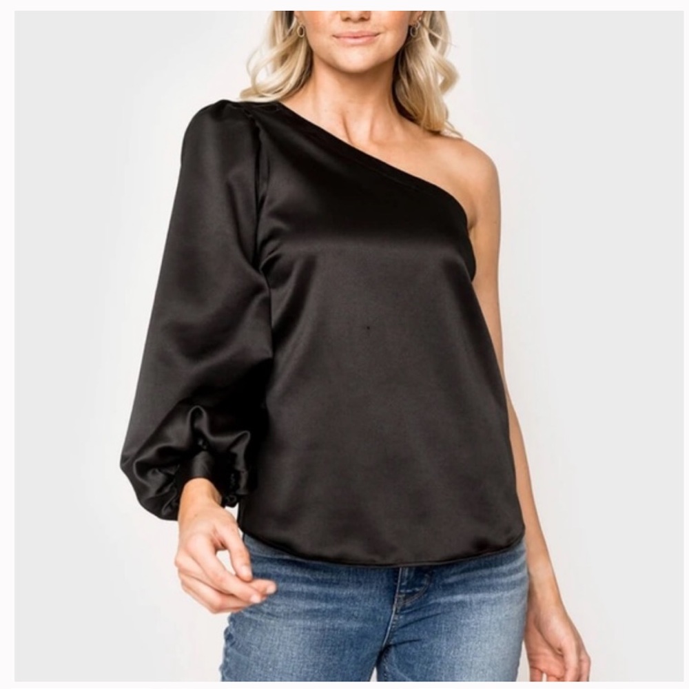 NWT Gibson Look black satin one should top